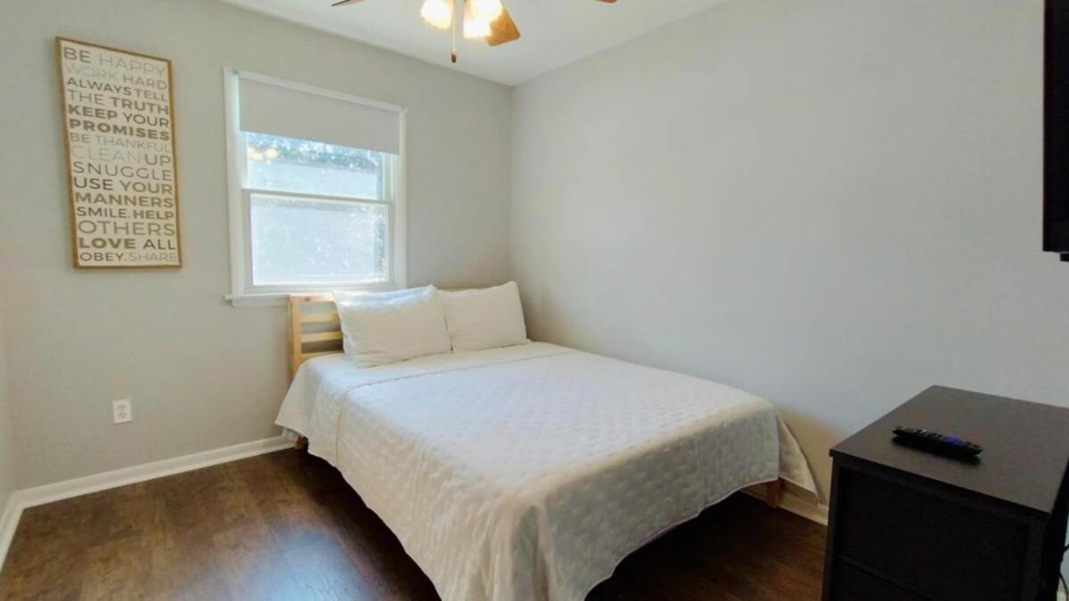 Private Upstairs Unit Near Balt John Hopkins Apartment