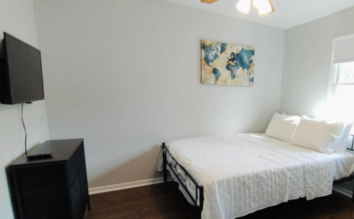 Private Upstairs Unit Near Balt John Hopkins