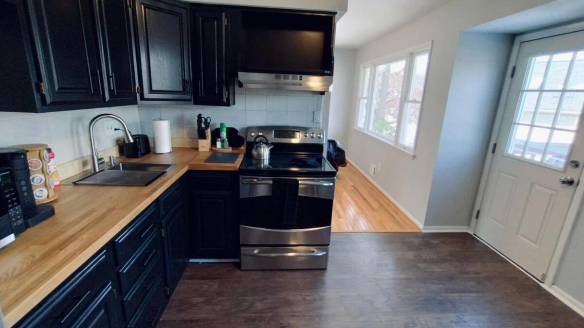 Apartment Private Upstairs Unit Near Balt John Hopkins *